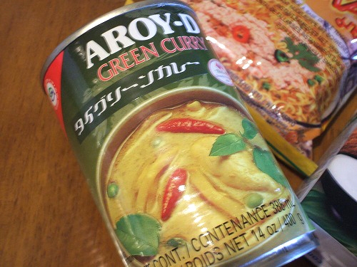 グリーンカレーの缶詰