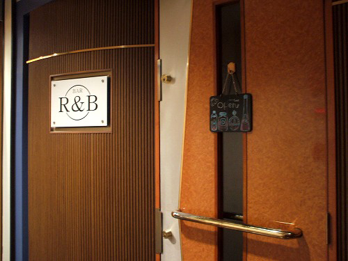 BAR R＆Bの入り口