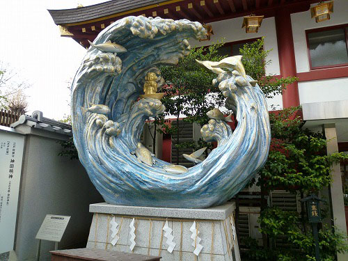 神田神社の入り口にあるオブジェ
