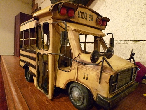 スクールバスの模型